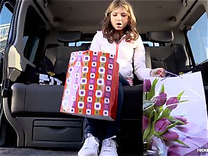 torn up IN TRAFFIC - super-fucking-hot Russian teen nails in the car