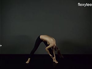 FlexyTeens - Zina flashes flexible nude assets